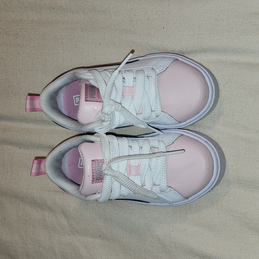 Puma Girls Size 11 Shoes (runs a bit small)